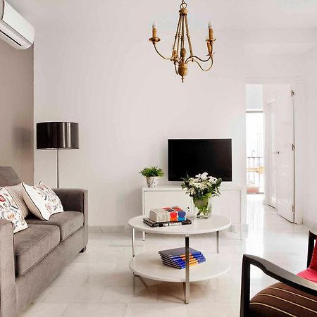 Apartamentos Mariscal เซบีญา ภายนอก รูปภาพ