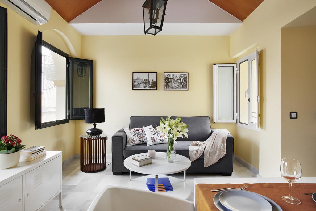 Apartamentos Mariscal เซบีญา ภายนอก รูปภาพ