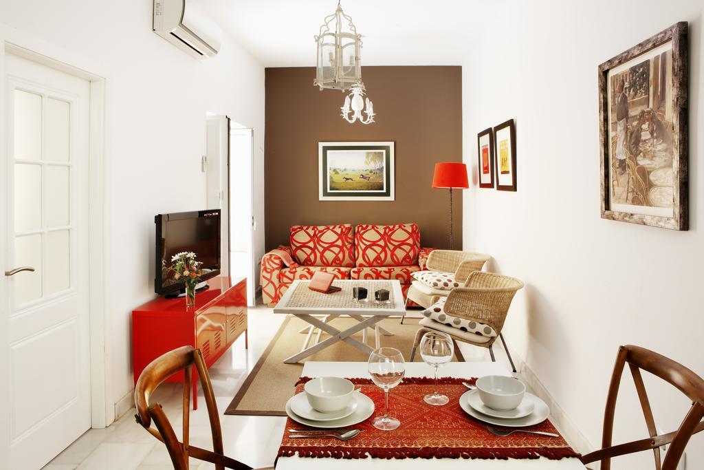 Apartamentos Mariscal เซบีญา ภายนอก รูปภาพ