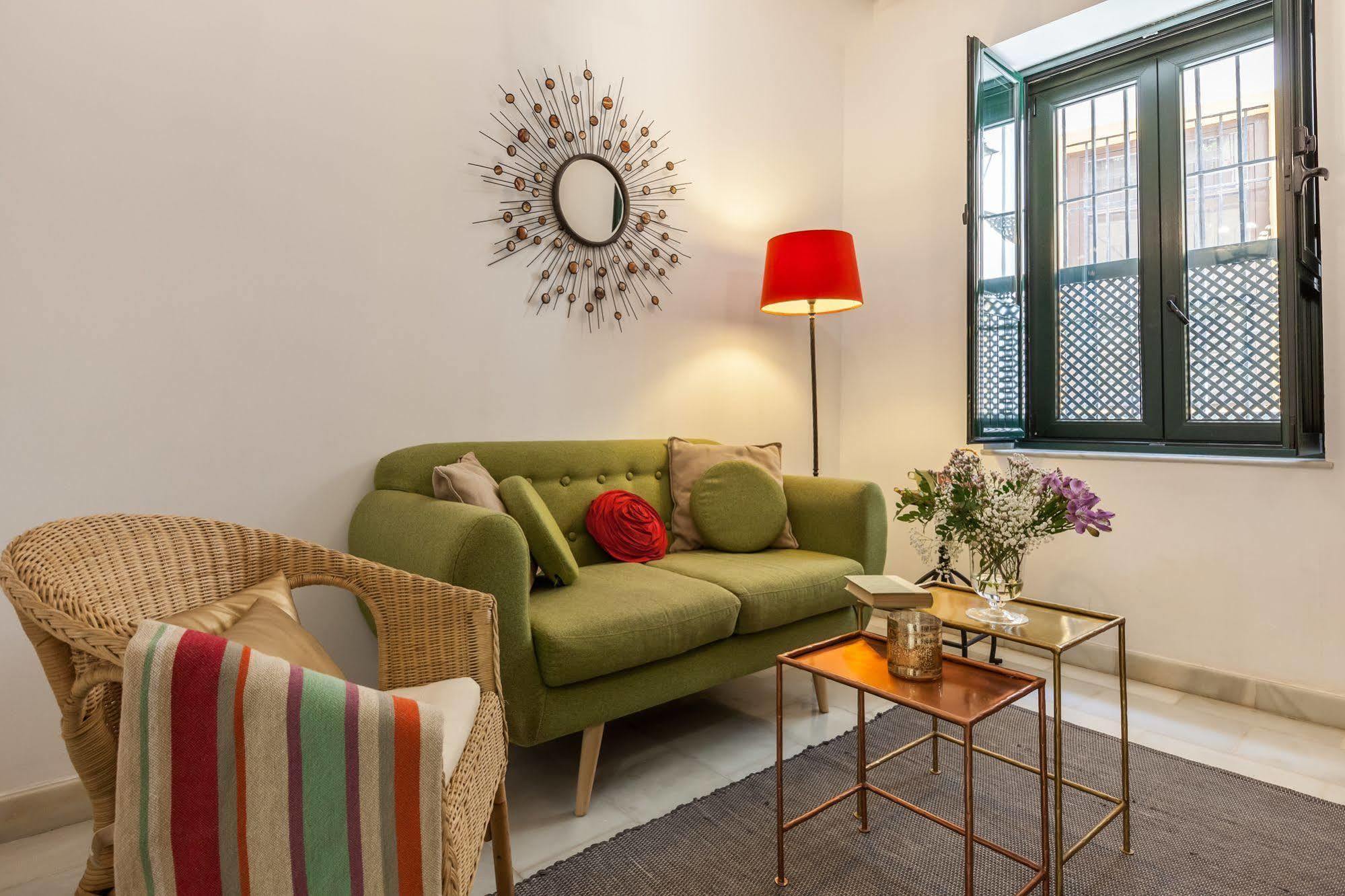 Apartamentos Mariscal เซบีญา ภายนอก รูปภาพ