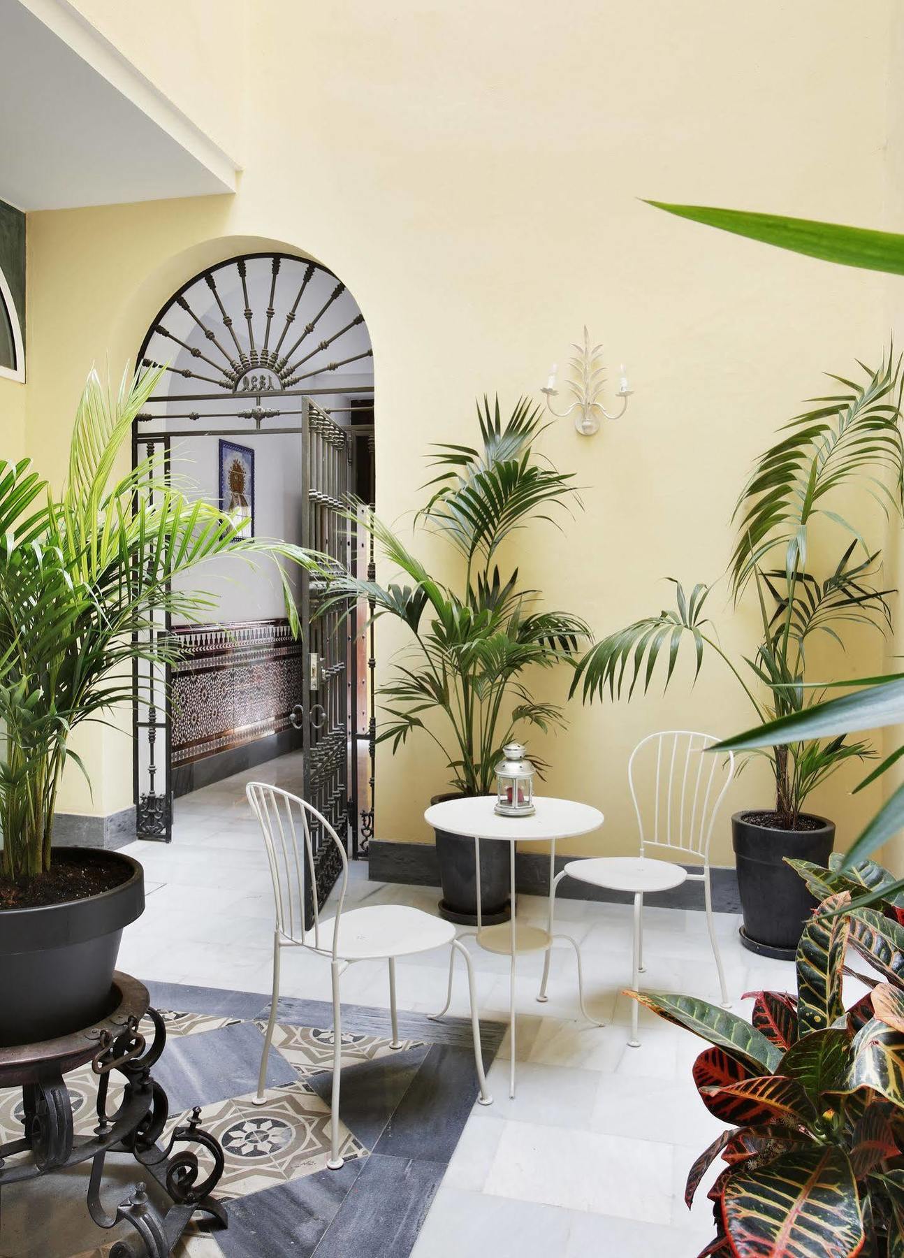 Apartamentos Mariscal เซบีญา ภายนอก รูปภาพ