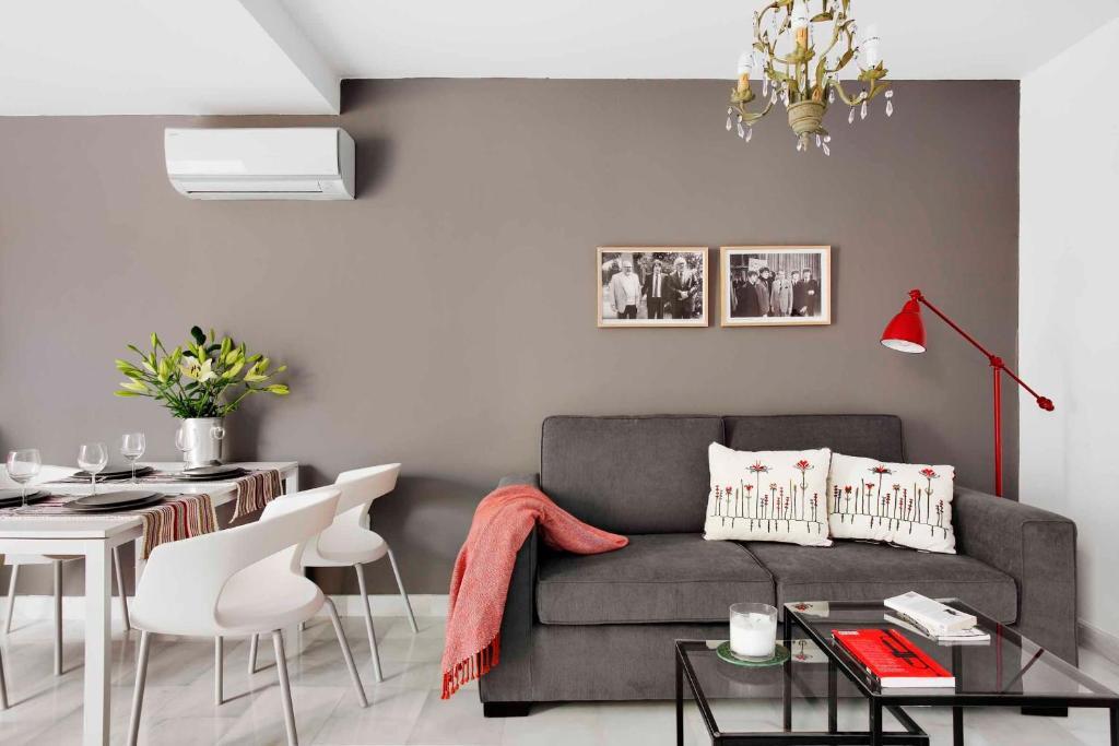 Apartamentos Mariscal เซบีญา ภายนอก รูปภาพ